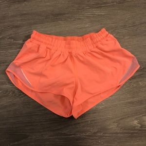 Lululemon Hotty Hot 2.5” shorts, size 8.